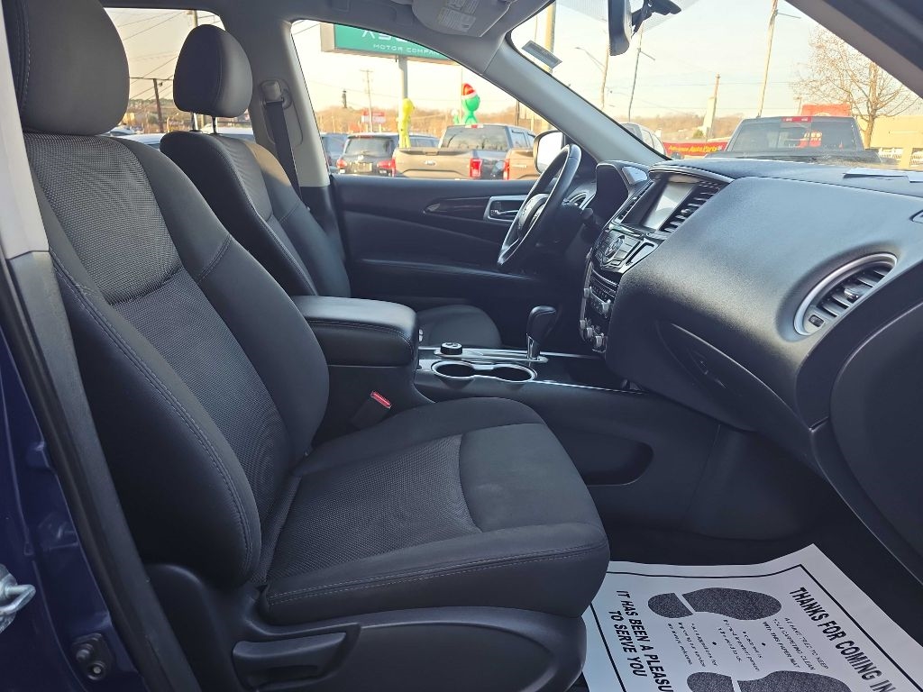 Nissan Pathfinder SV 4WD 2020