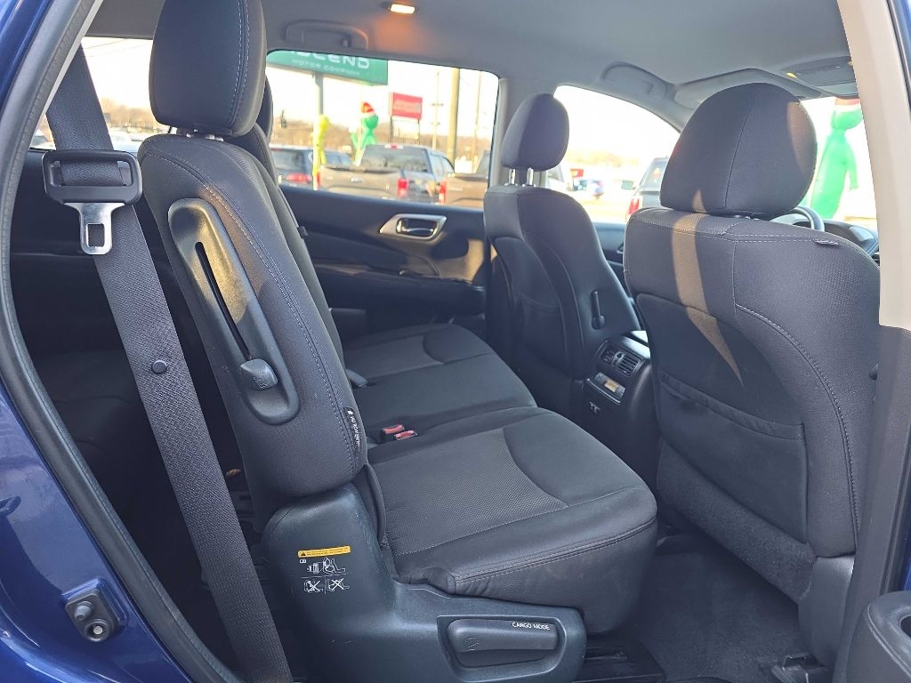 Nissan Pathfinder SV 4WD 2020