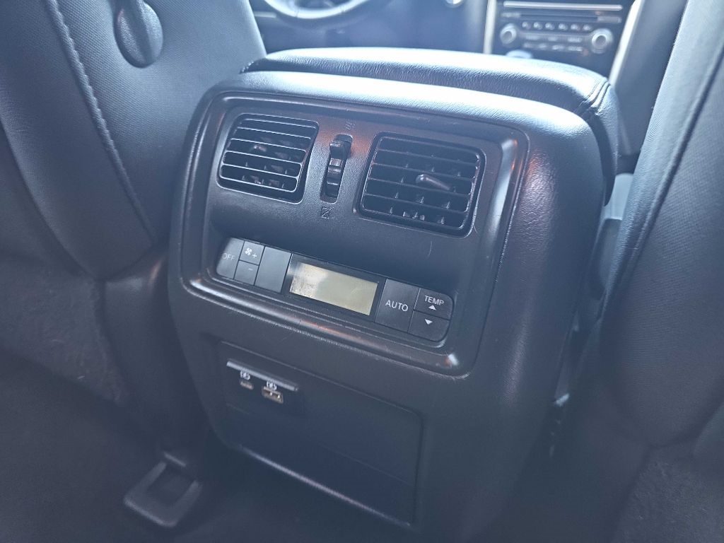 Nissan Pathfinder SV 4WD 2020