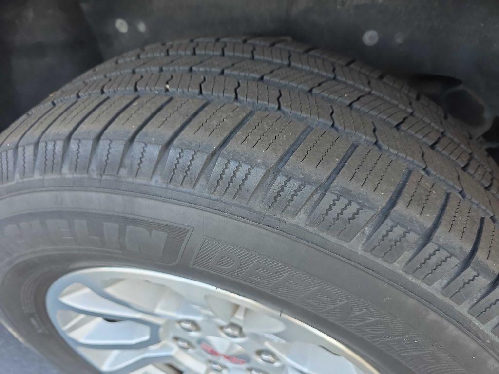 GMC Yukon SLT 4WD 2017