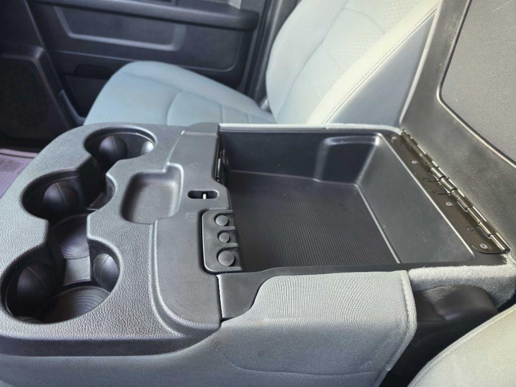 RAM 1500 Tradesman Crew Cab SWB 4WD 2015