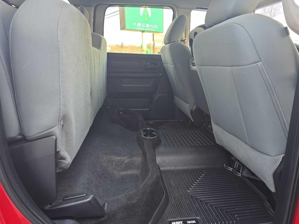 RAM 1500 Tradesman Crew Cab SWB 4WD 2015