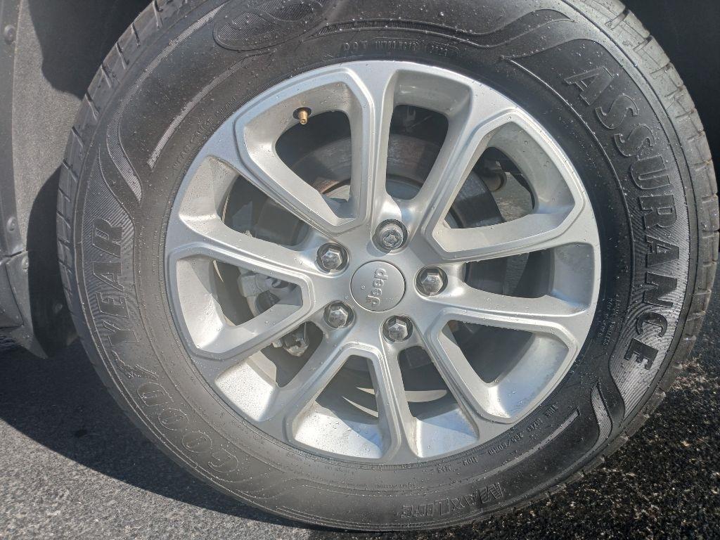 Jeep Grand Cherokee Laredo E 2WD 2021