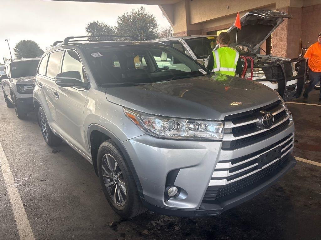 Toyota Highlander XLE AWD V6 2017