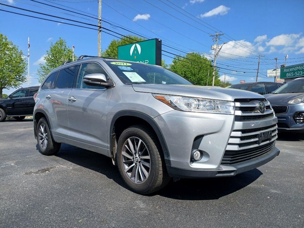 Toyota Highlander XLE AWD V6 2017