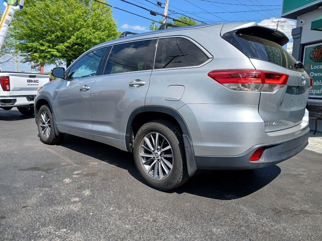 Toyota Highlander XLE AWD V6 2017