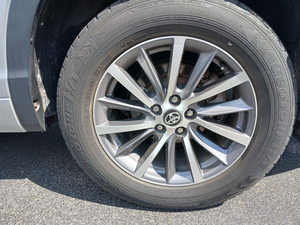 Toyota Highlander XLE AWD V6 2017