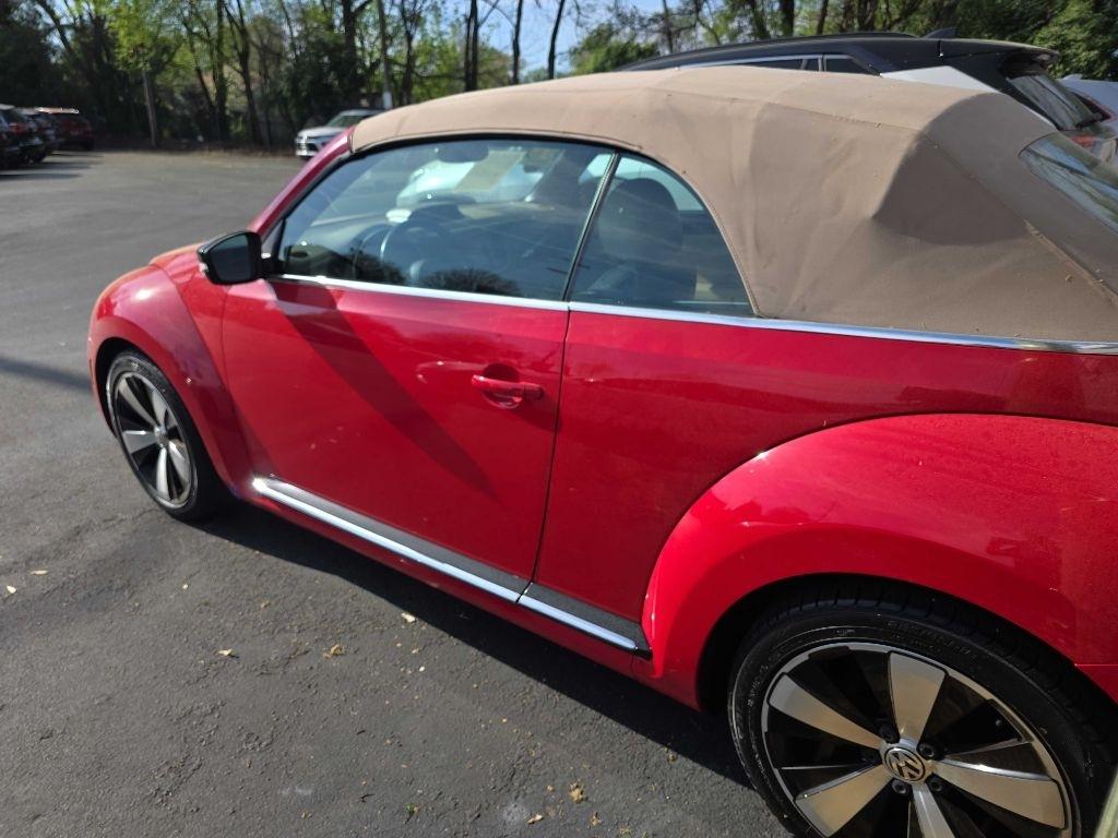 Volkswagen Beetle 2.0T Turbo Convertible 2013