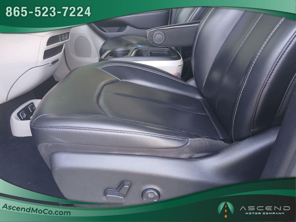 2021 Chrysler Voyager LXI