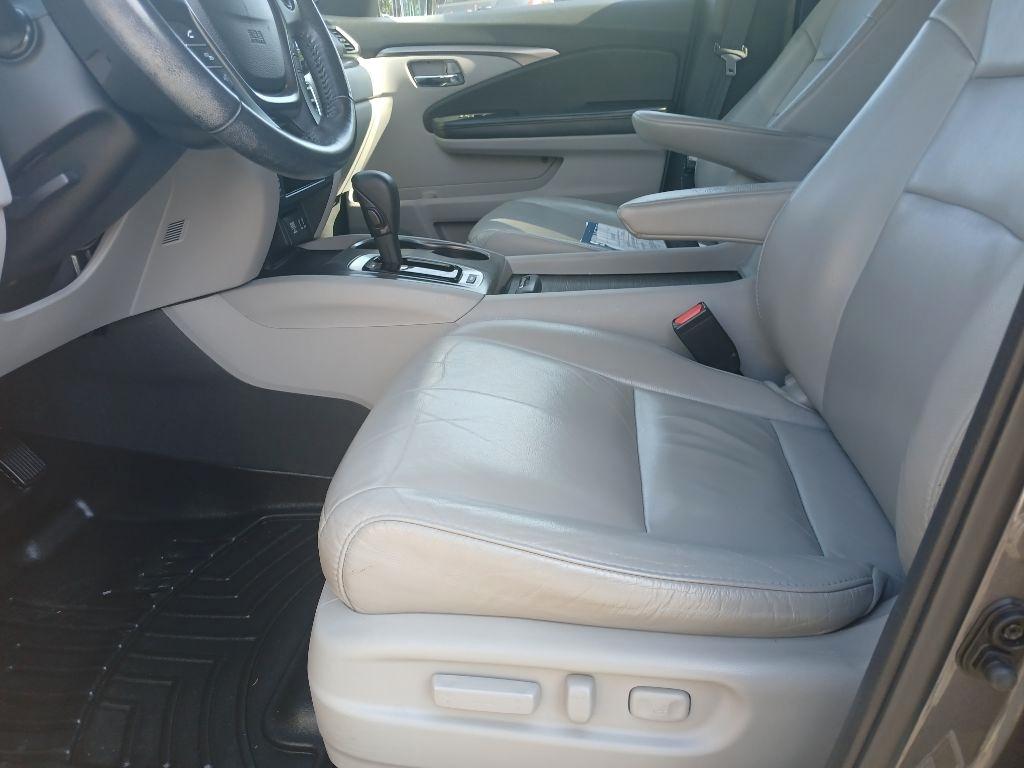 2016 Honda Pilot EX-L - Photo 6
