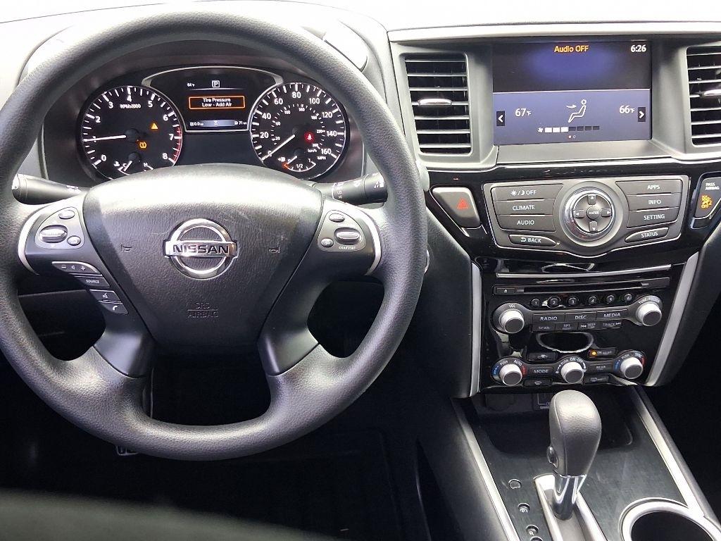 Nissan Pathfinder S 2020