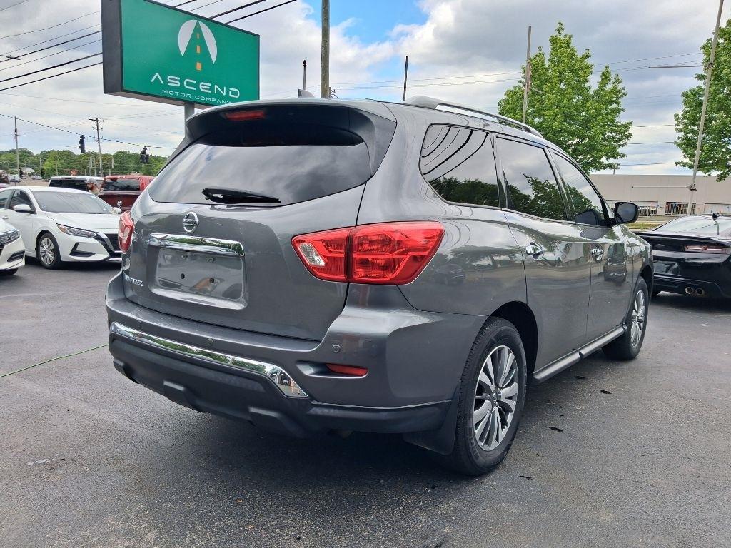 Nissan Pathfinder S 2020