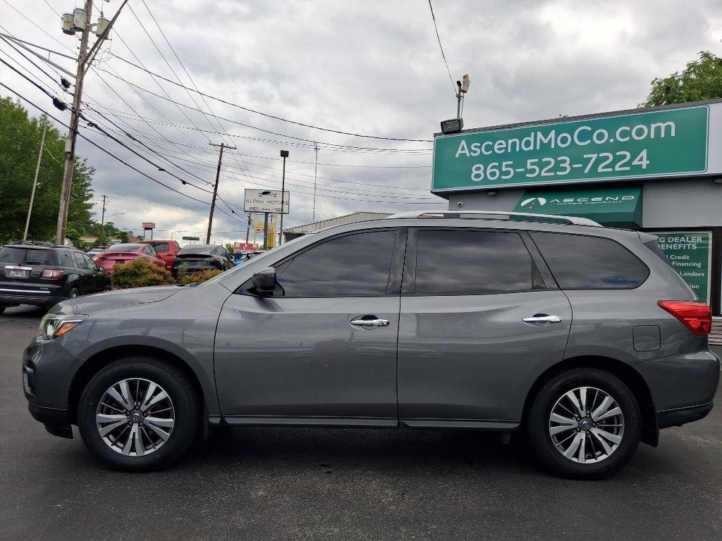Nissan Pathfinder S 2020