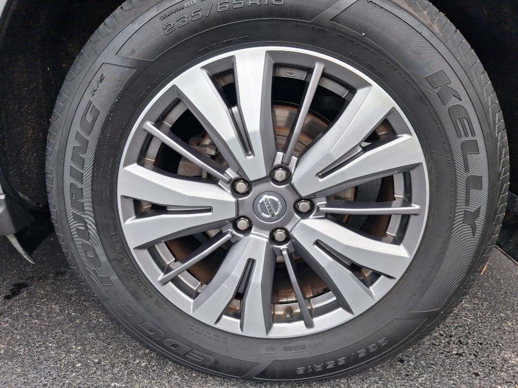 Nissan Pathfinder S 2020