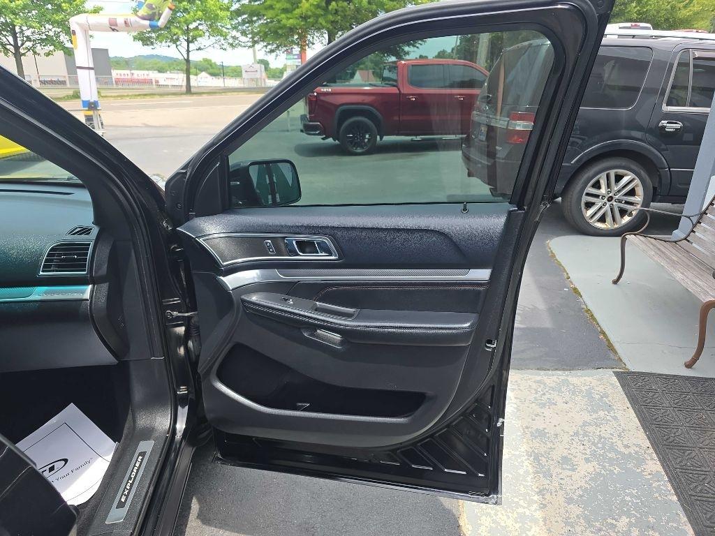 Ford Explorer Sport 4WD 2016