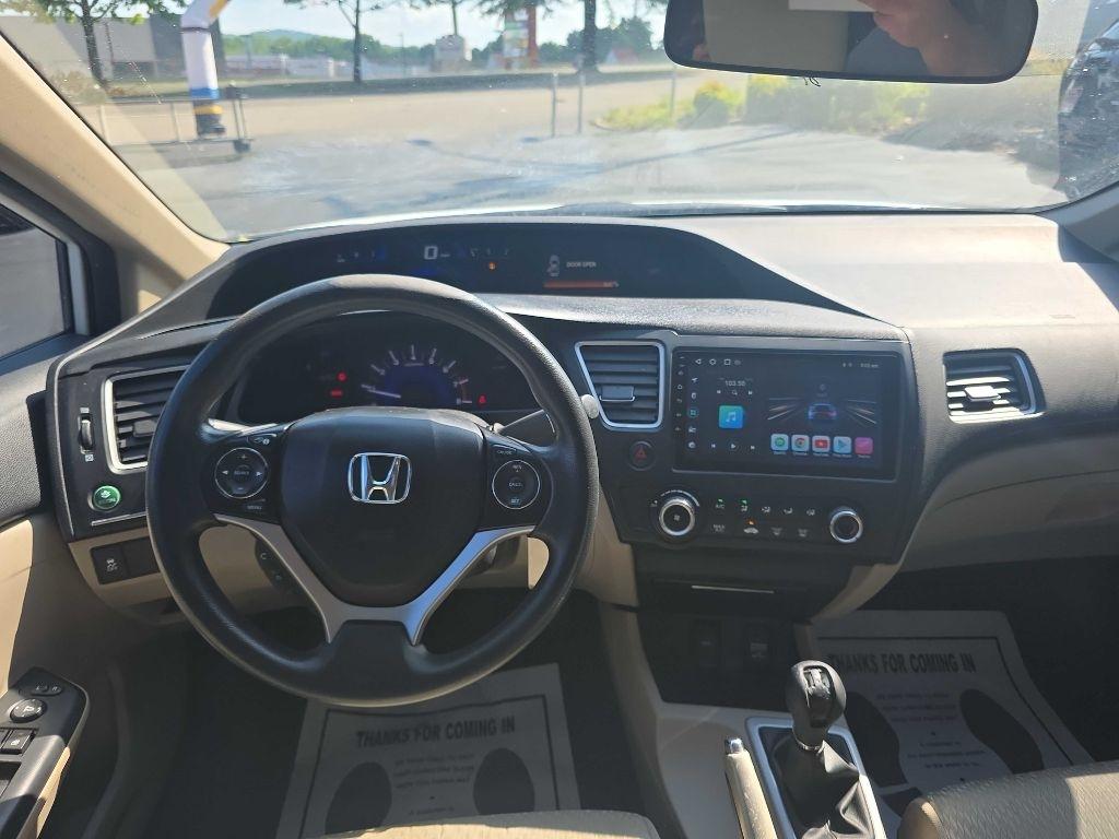 Honda Civic LX Sedan 5-Speed MT 2015