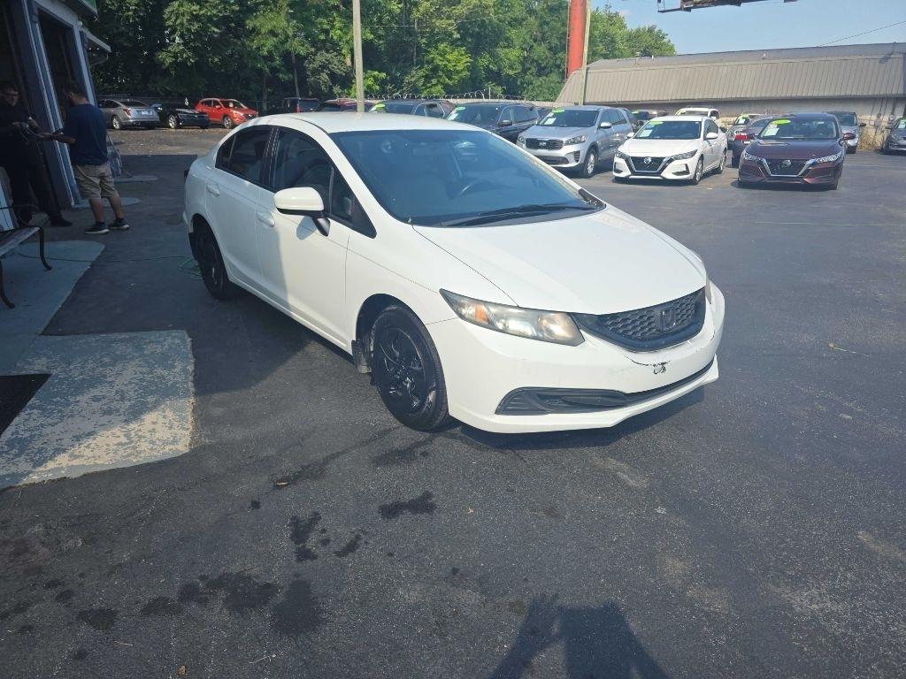 Honda Civic LX Sedan 5-Speed MT 2015