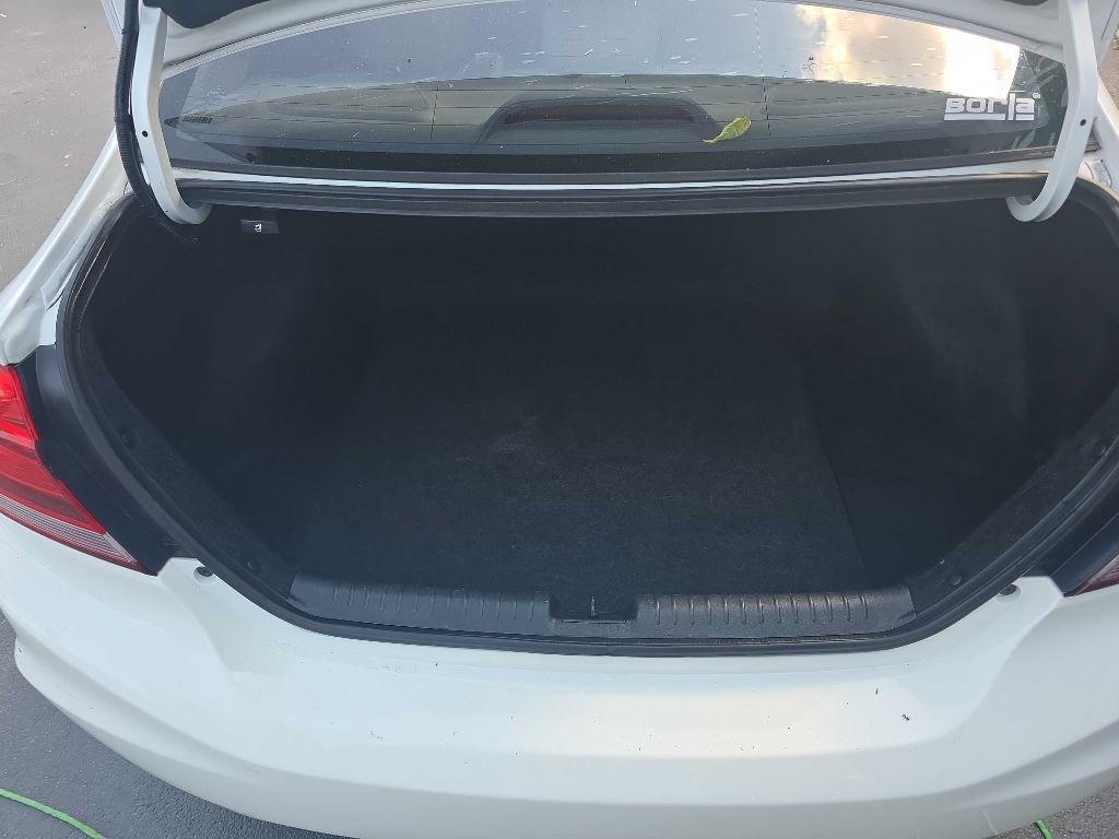 Honda Civic LX Sedan 5-Speed MT 2015