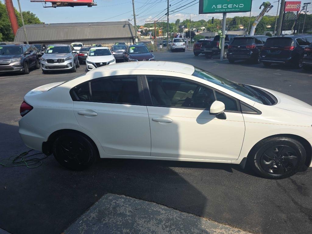 Honda Civic LX Sedan 5-Speed MT 2015