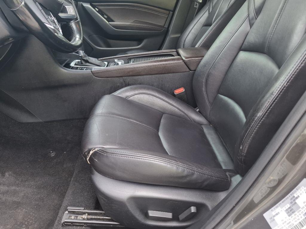 Mazda MAZDA3 s Touring AT 4-Door 2018