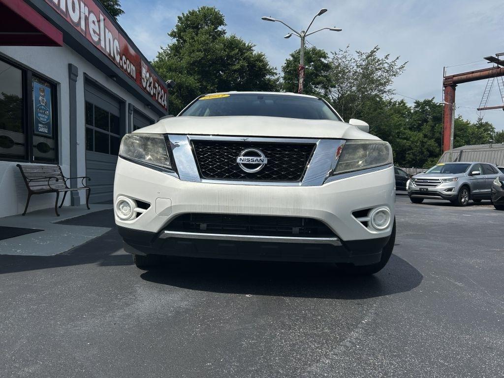 Nissan Pathfinder SV 4WD 2013