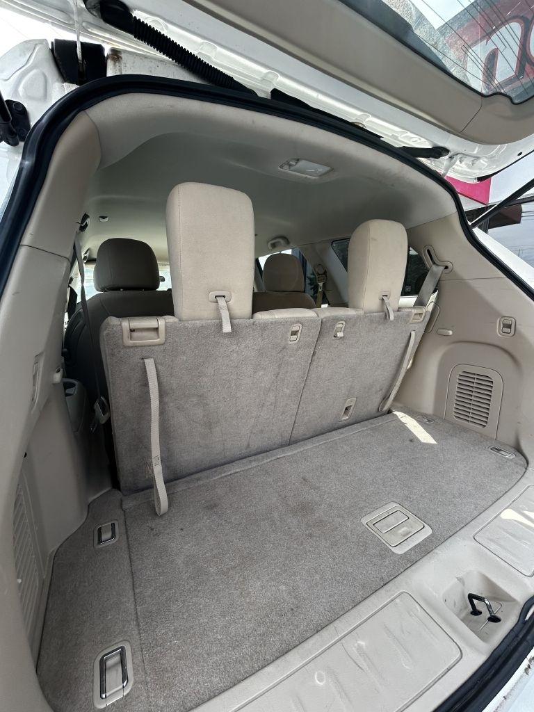 Nissan Pathfinder SV 4WD 2013