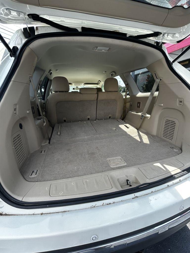 Nissan Pathfinder SV 4WD 2013