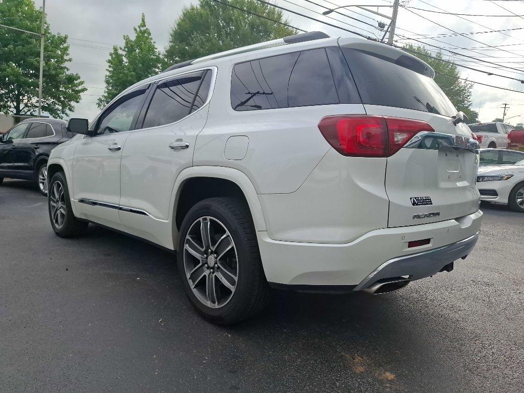 GMC Acadia Denali AWD 2017