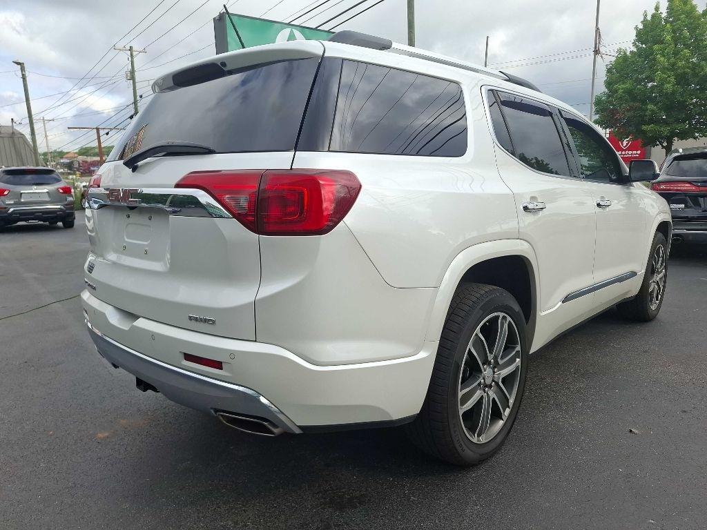 GMC Acadia Denali AWD 2017