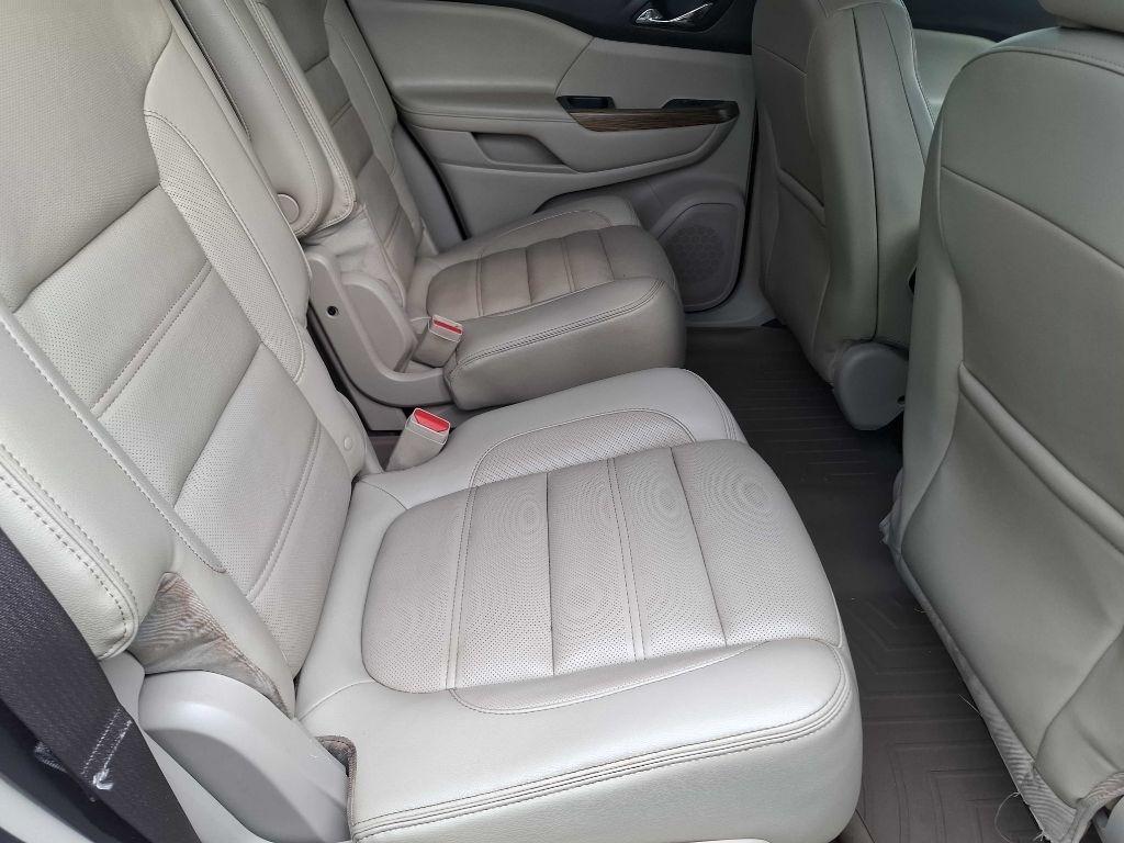 GMC Acadia Denali AWD 2017