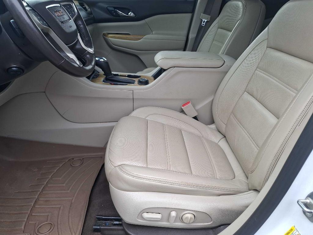 GMC Acadia Denali AWD 2017