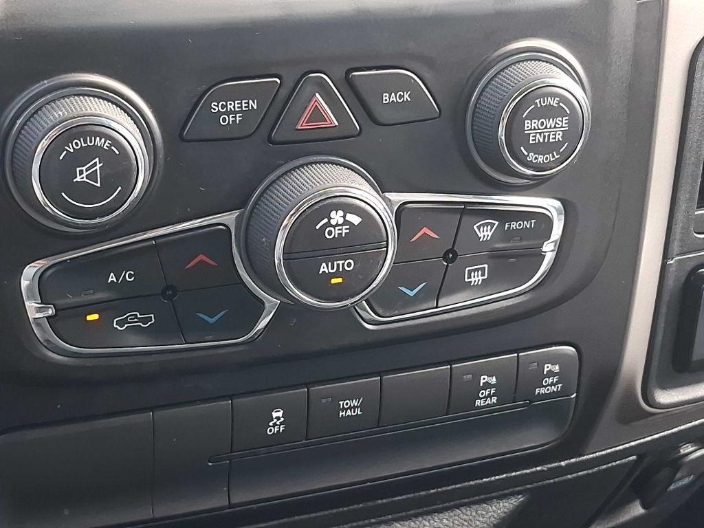 RAM 1500 Classic Tradesman Crew Cab SWB 4WD 2019