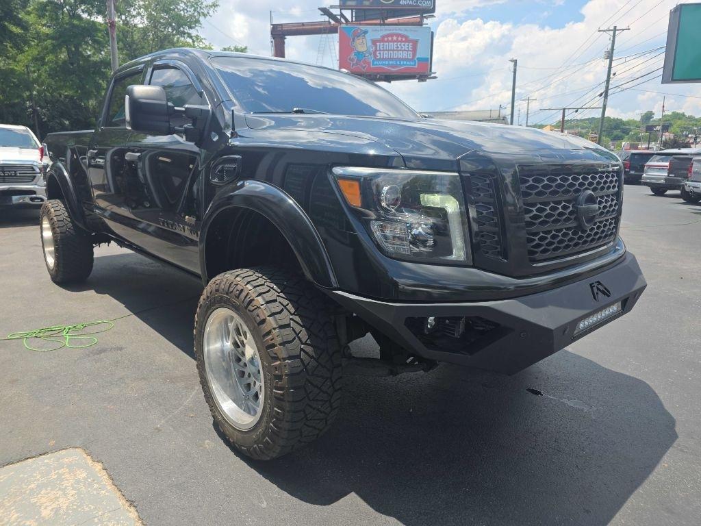 Nissan Titan XD Platinum Reserve Crew Cab 4WD Diesel 2019