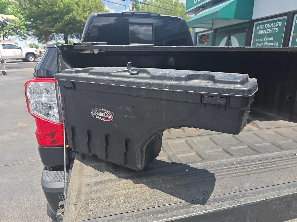 Nissan Titan XD Platinum Reserve Crew Cab 4WD Diesel 2019