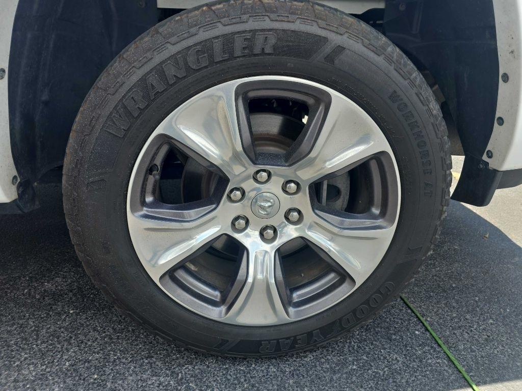 RAM 1500 Laramie Crew Cab SWB 4WD 2019
