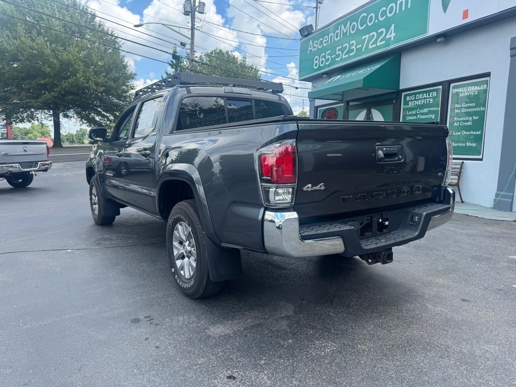 Toyota Tacoma SR5 Double Cab 5' Bed V6 4x4 AT (Natl) 2017