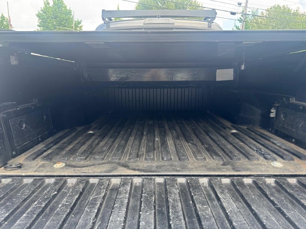 Toyota Tacoma SR5 Double Cab 5' Bed V6 4x4 AT (Natl) 2017