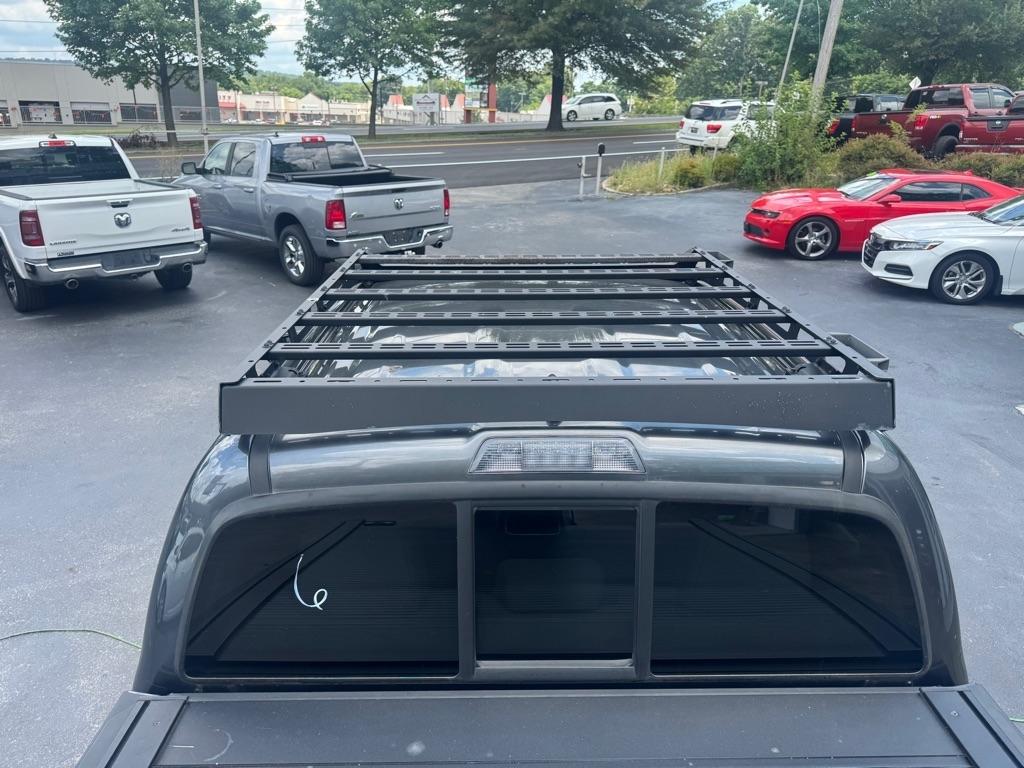 Toyota Tacoma SR5 Double Cab 5' Bed V6 4x4 AT (Natl) 2017