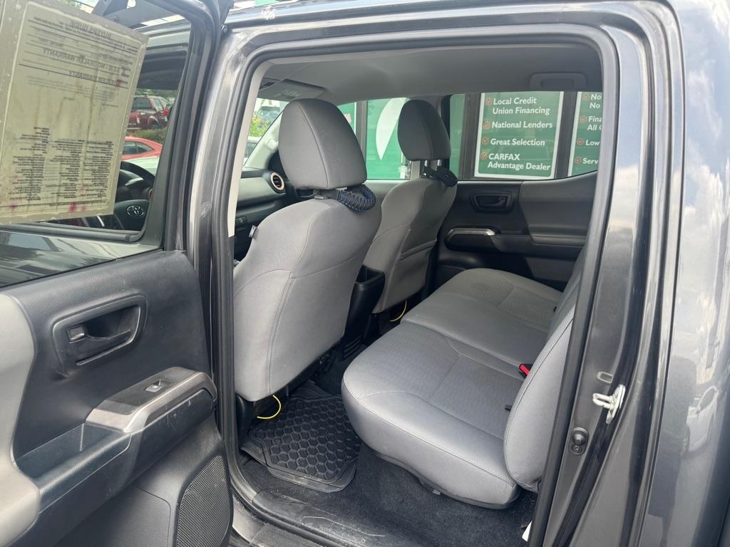 Toyota Tacoma SR5 Double Cab 5' Bed V6 4x4 AT (Natl) 2017