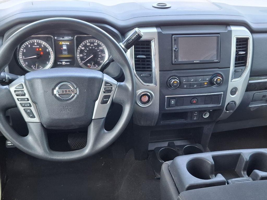 Nissan Titan SV Crew Cab 2WD 2017