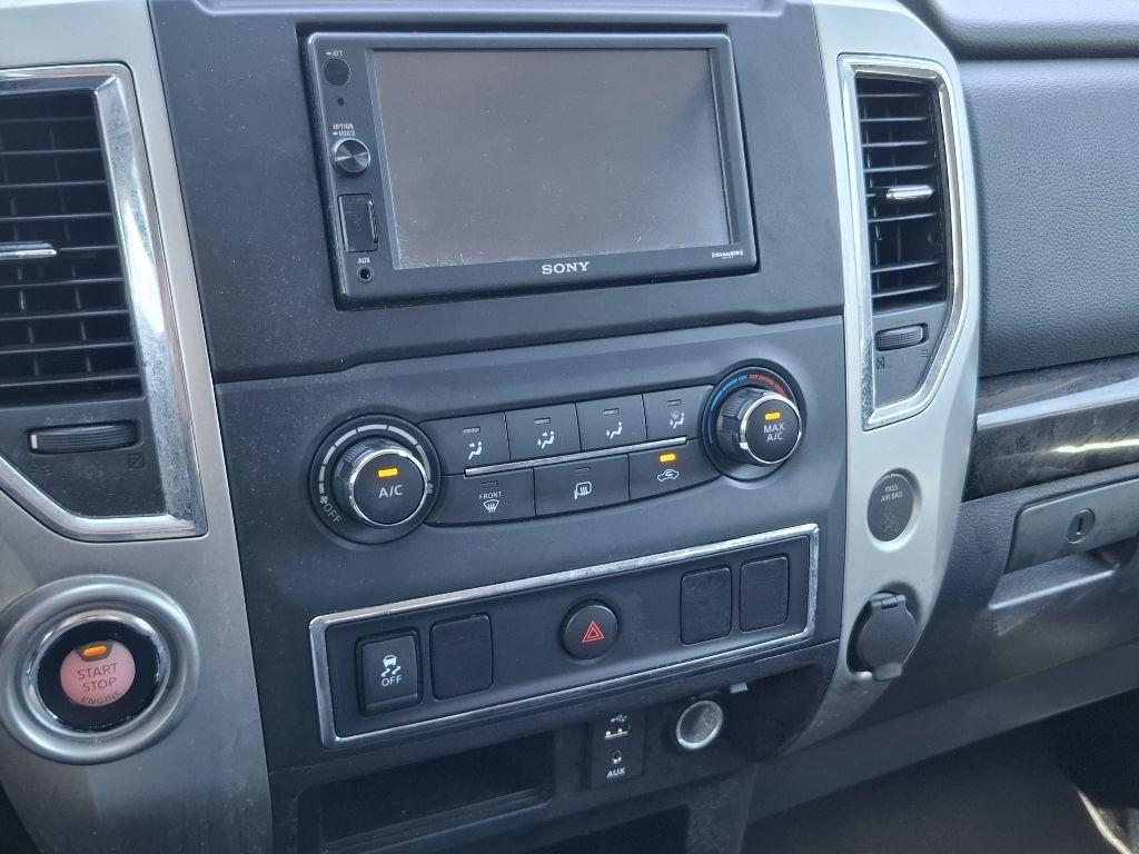 Nissan Titan SV Crew Cab 2WD 2017