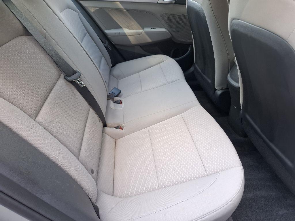 Hyundai Elantra SE 6M 2020