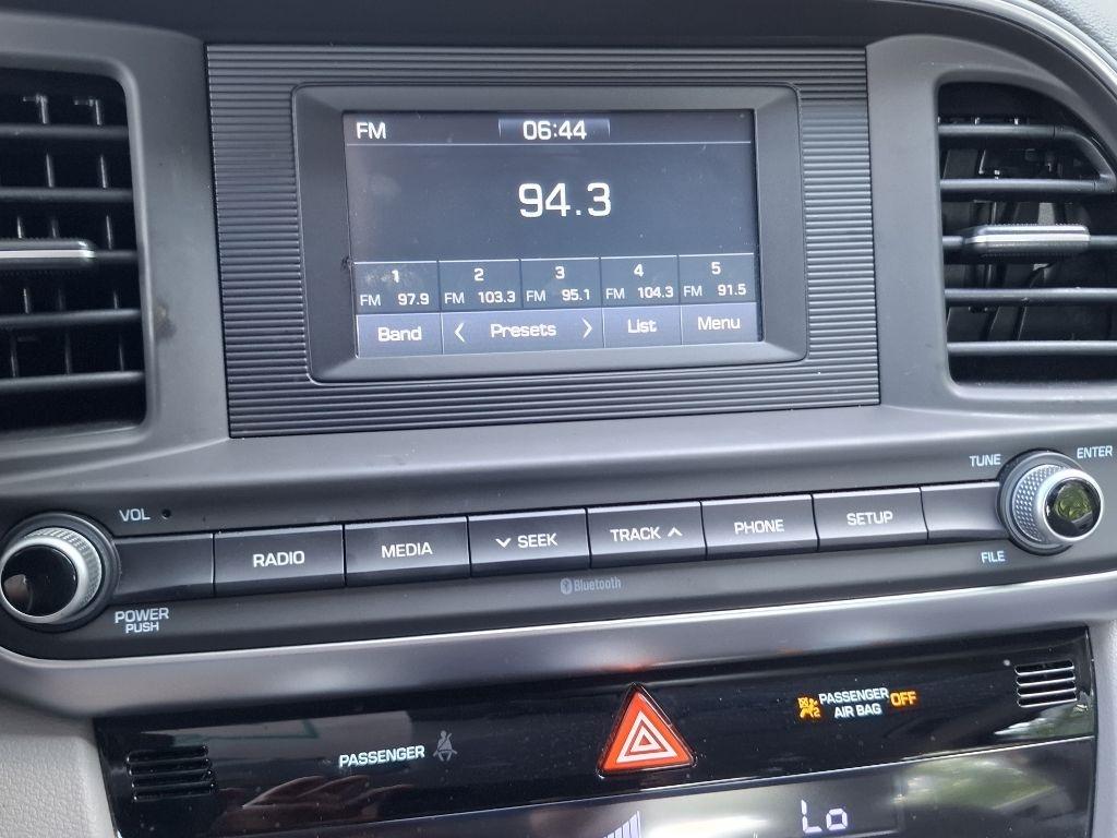 Hyundai Elantra SE 6M 2020