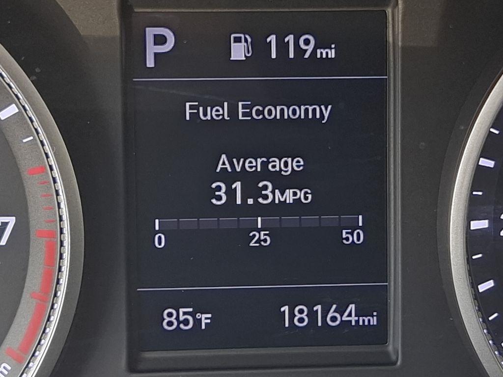 Hyundai Elantra SE 6M 2020