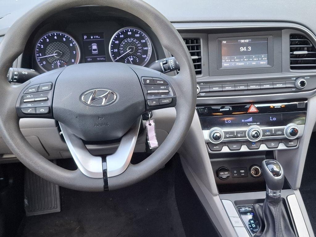 Hyundai Elantra SE 6M 2020