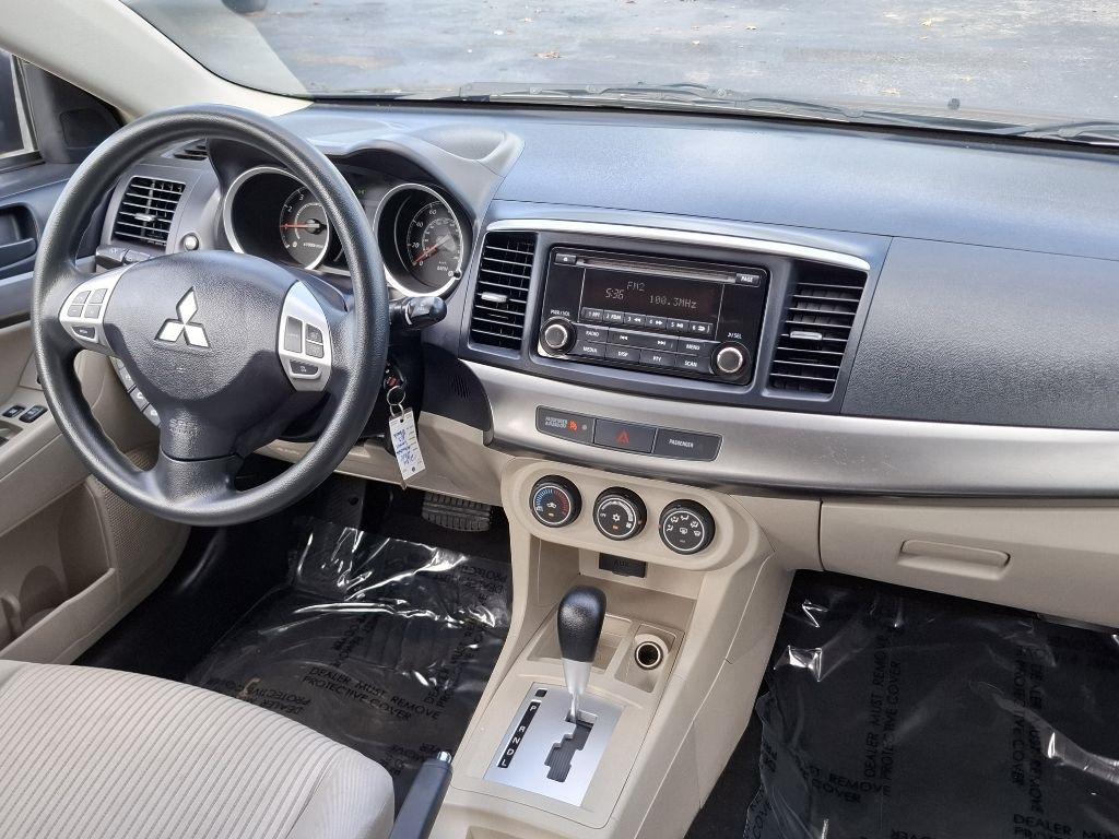 Mitsubishi Lancer ES 5M 2015
