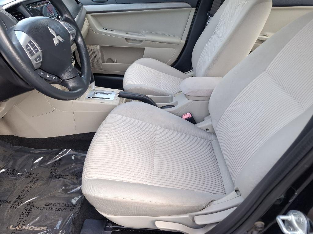 Mitsubishi Lancer ES 5M 2015