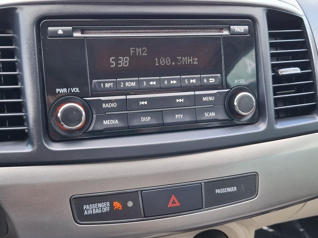 Mitsubishi Lancer ES 5M 2015