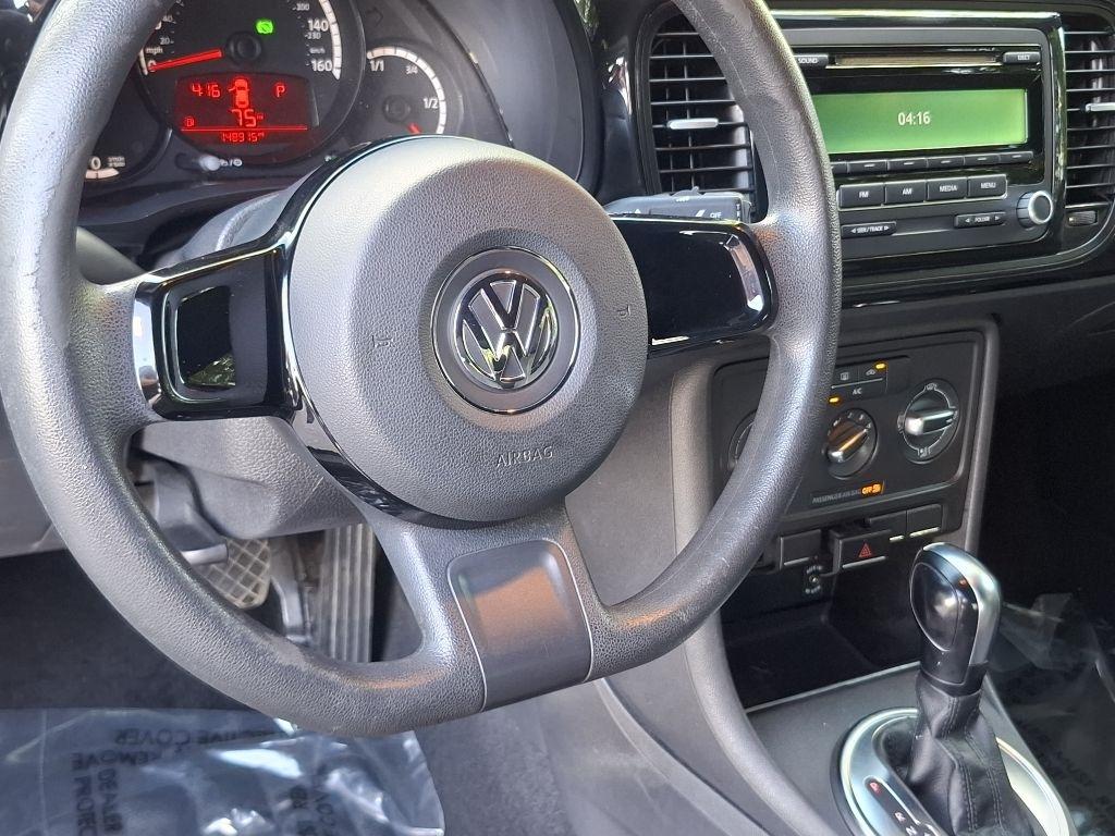Volkswagen Beetle 2.5L w/Sunroof Sound & Nav 2013