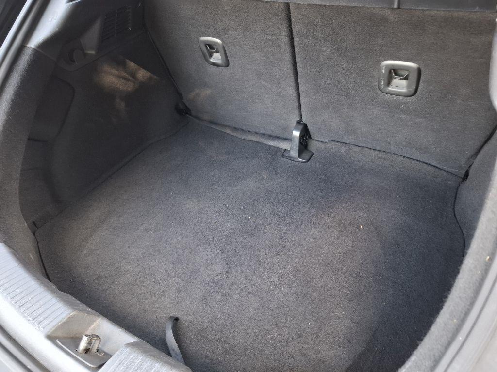 Volkswagen Beetle 2.5L w/Sunroof Sound & Nav 2013